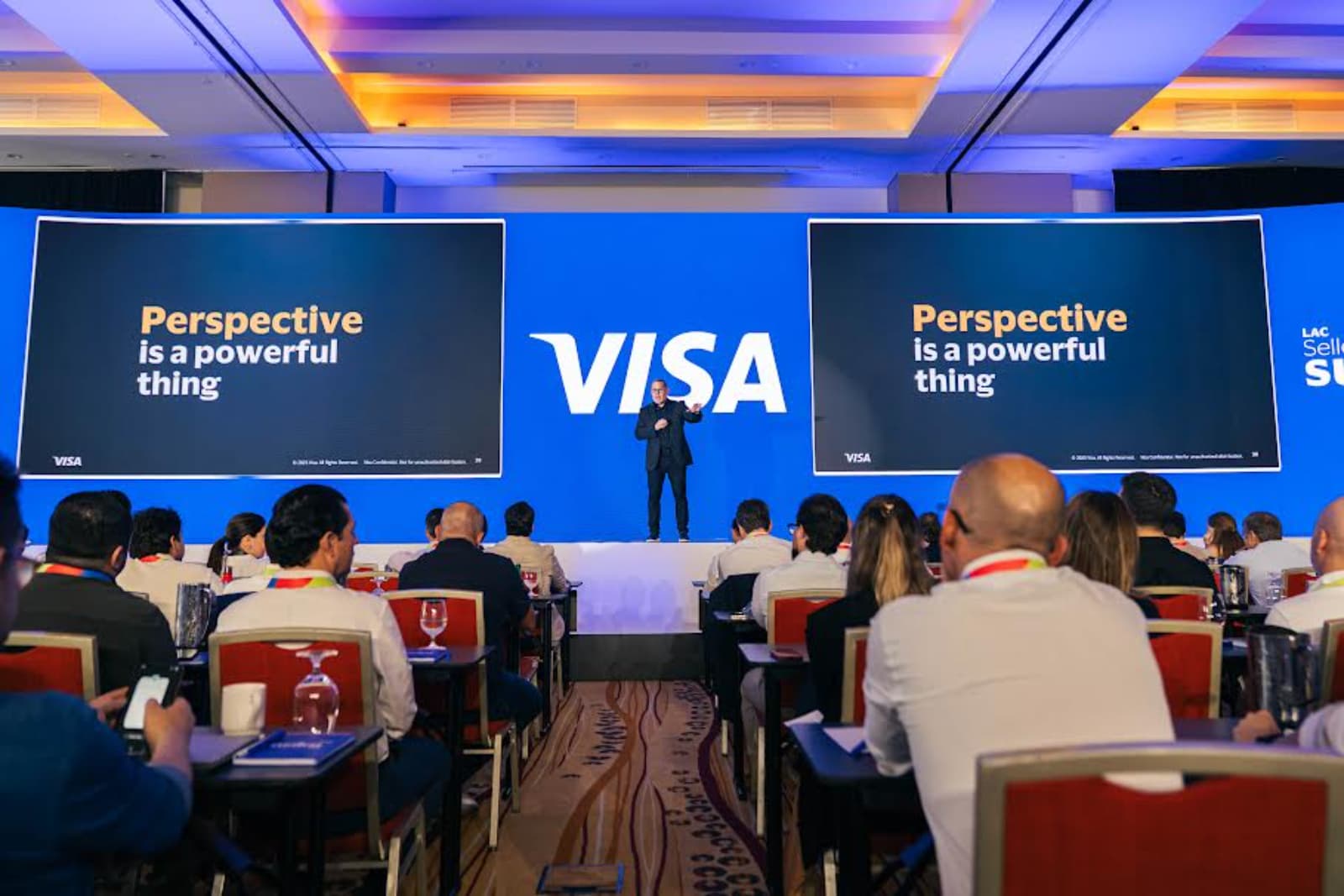Visa presentó Visa Intelligent Authorization para modernizar autorizaciones de pago con una única API