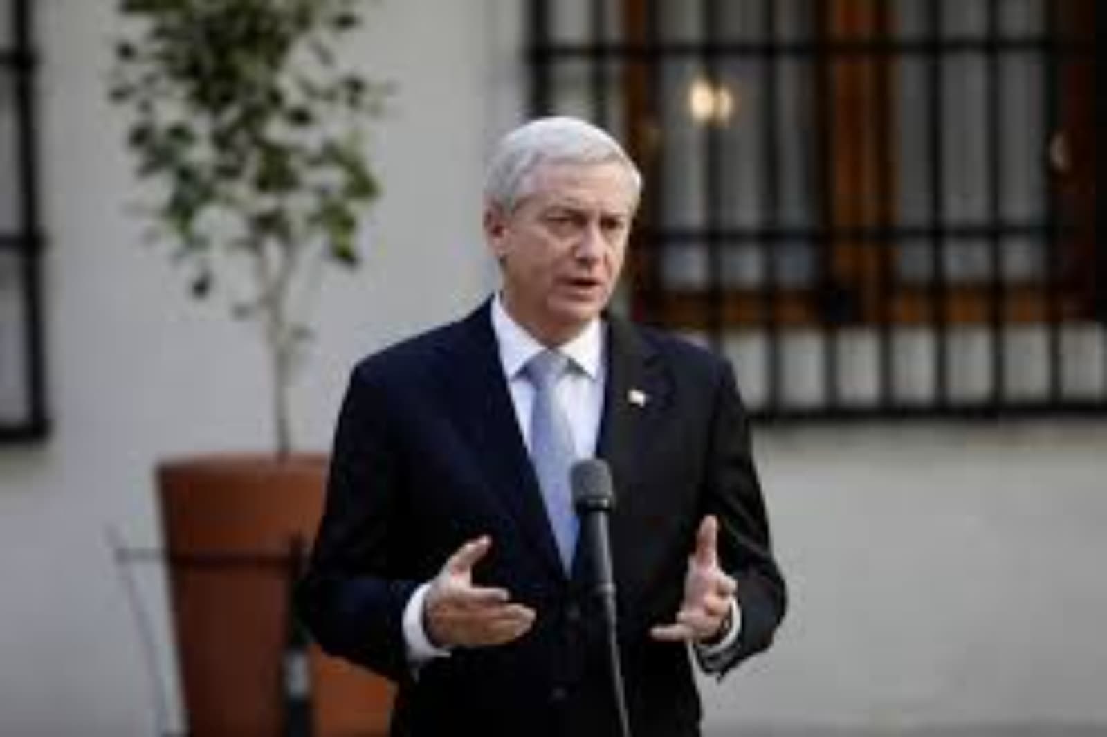 Datavoz midió liderazgos políticos en Chile y ubicó a José Antonio Kast primero