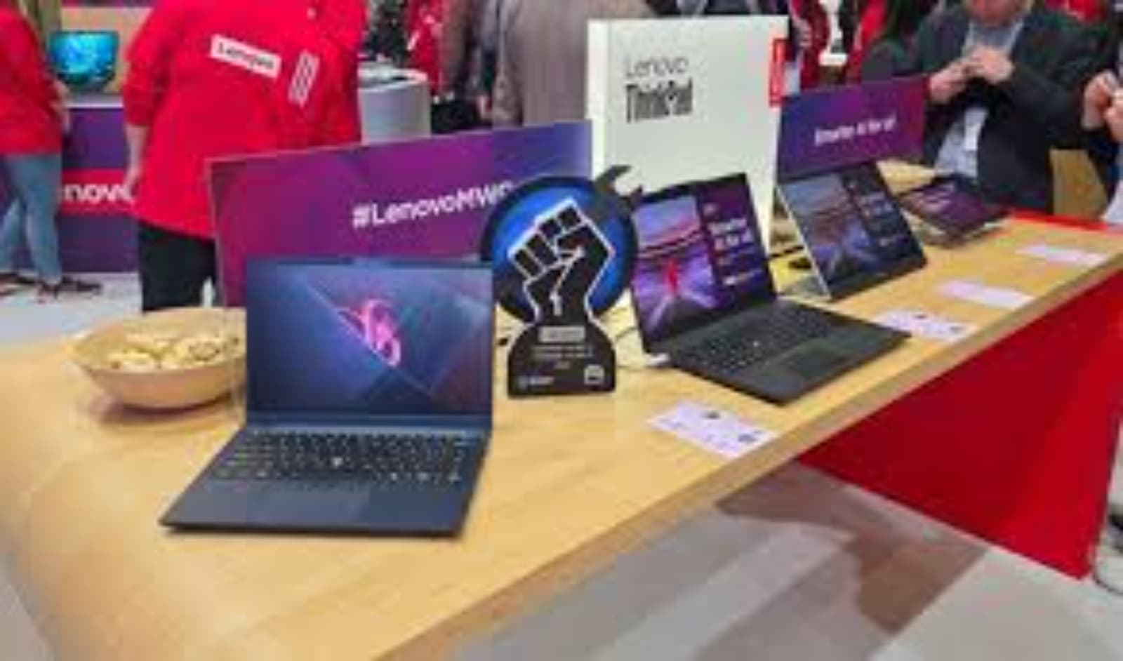 Lenovo acelera su ecosistema de IA con Qira y conceptos modulares en MWC 2026