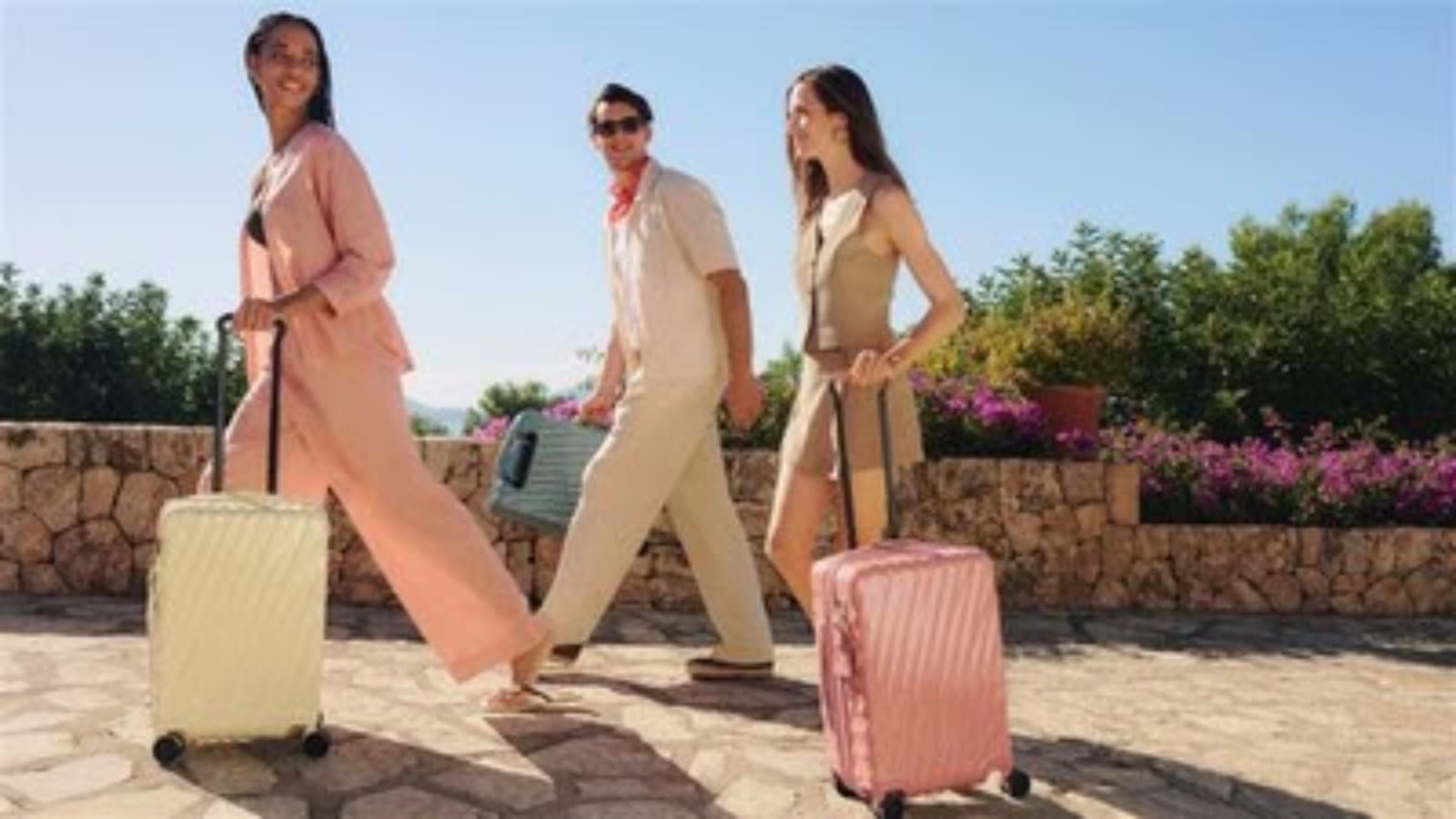 Tumi lanzó la colección y campaña Primavera 2026 “Mediterranean Escape”
