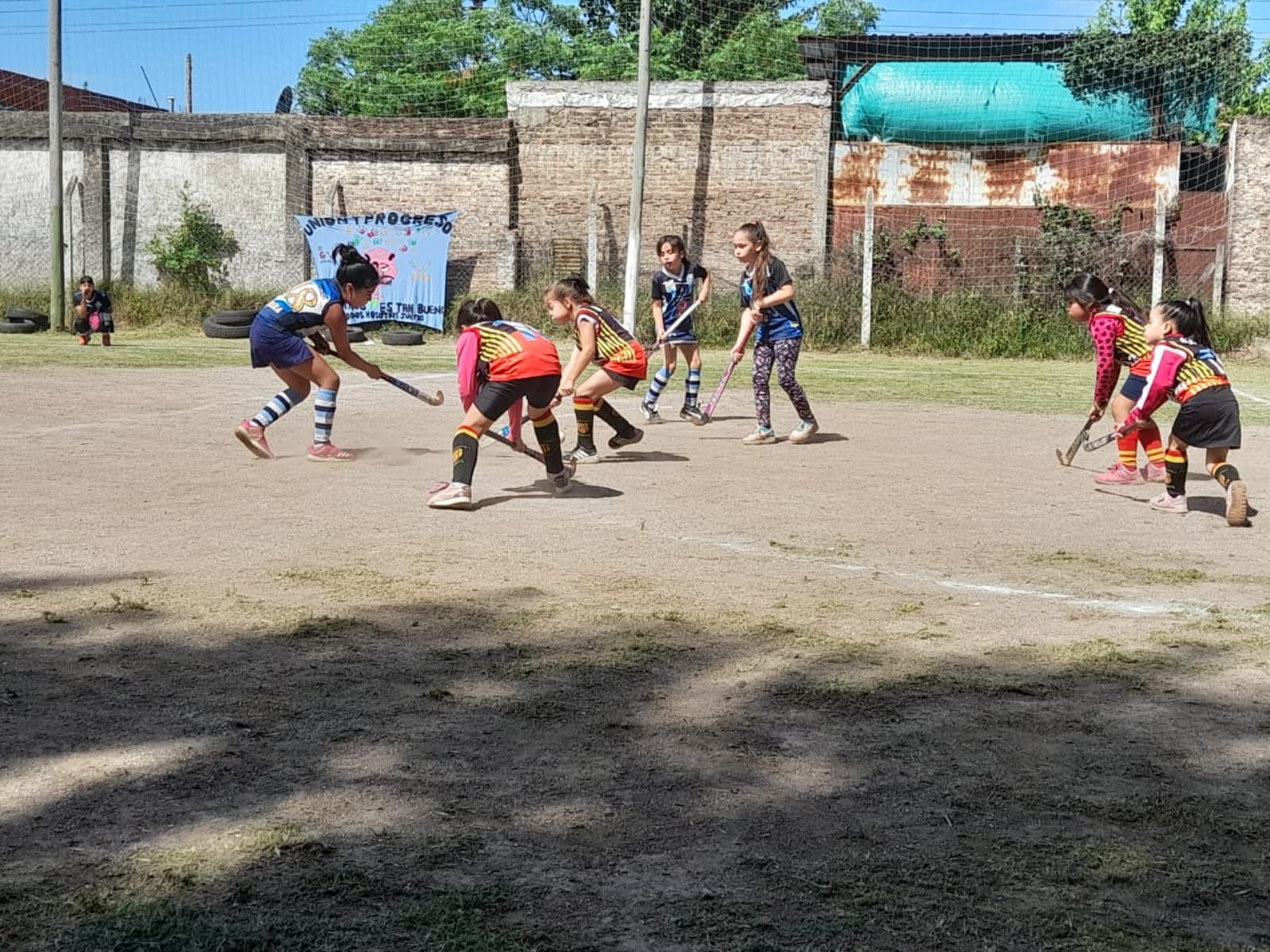 Clubes de barrio del AMBA: 68,2% opera fuera de federaciones y enfrenta morosidad