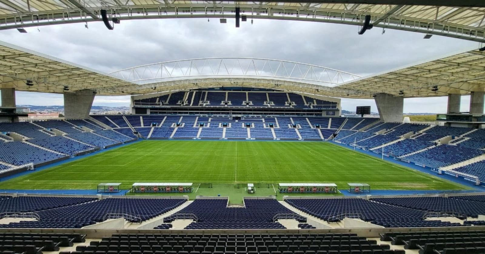 Chubb midió el “sueño guardado” de viajar a España para ver fútbol en vivo