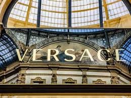 Italia llora la venta de Versace
