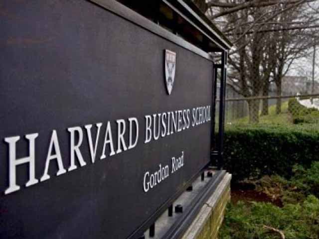 La inteligencia artificial multiplica el trabajo en lugar de reducirlo, según Harvard Business Review