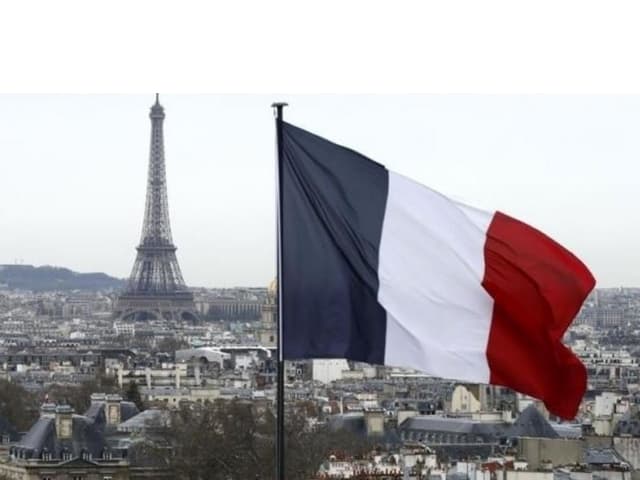 Francia suspende su reforma previsional: la política, otra vez, pospone el tiempo