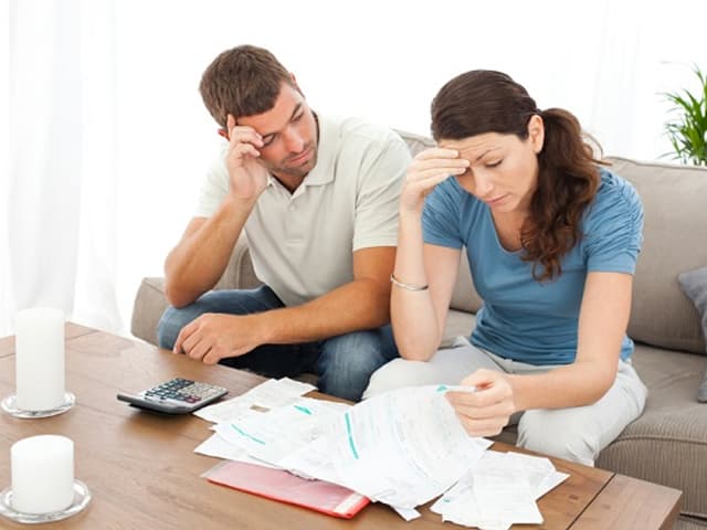 Los préstamos personales y tarjetas de crédito cuadruplican su saldo en dieciséis meses