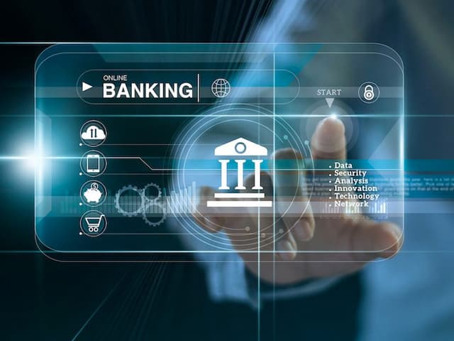 Modelo híbrido en bancos: más de la mitad de españoles según Nickel