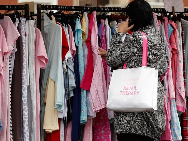 La economía retrocede en junio pese al rebote anual