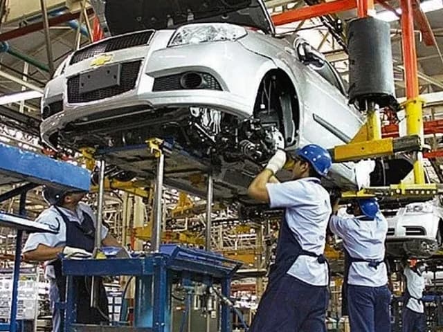 Industria automotriz: la producción se desacelera, las ventas internas se mantienen firmes