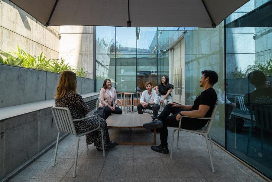 ¿De qué manera balancean las distintas generaciones la vida laboral con la personal?