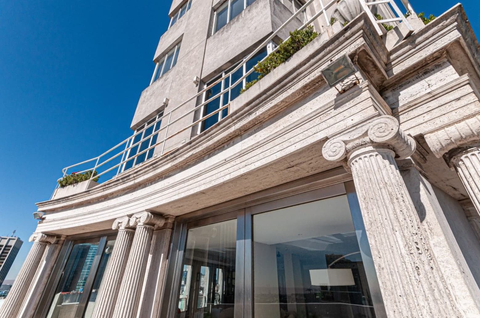 En venta el penthouse histórico de Corina Kavanagh en Retiro