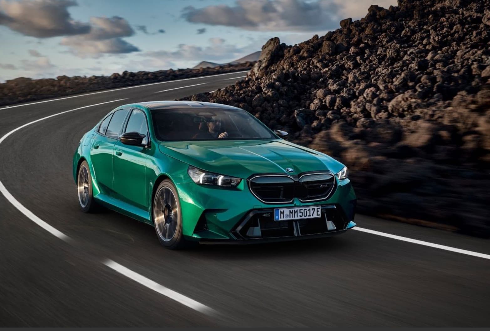 BMW lanza en Argentina el M5 híbrido enchufable de 727 hp