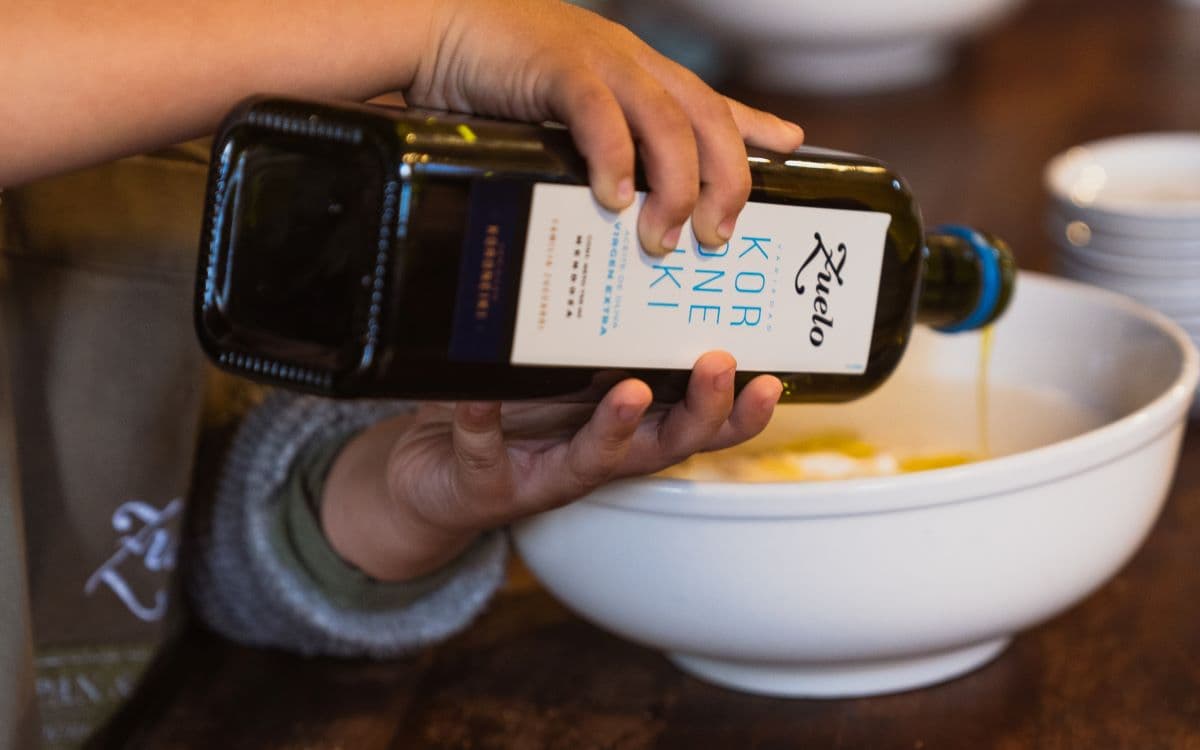 Zuelo presenta “Pequeños olivareros”, una experiencia para los más chicos