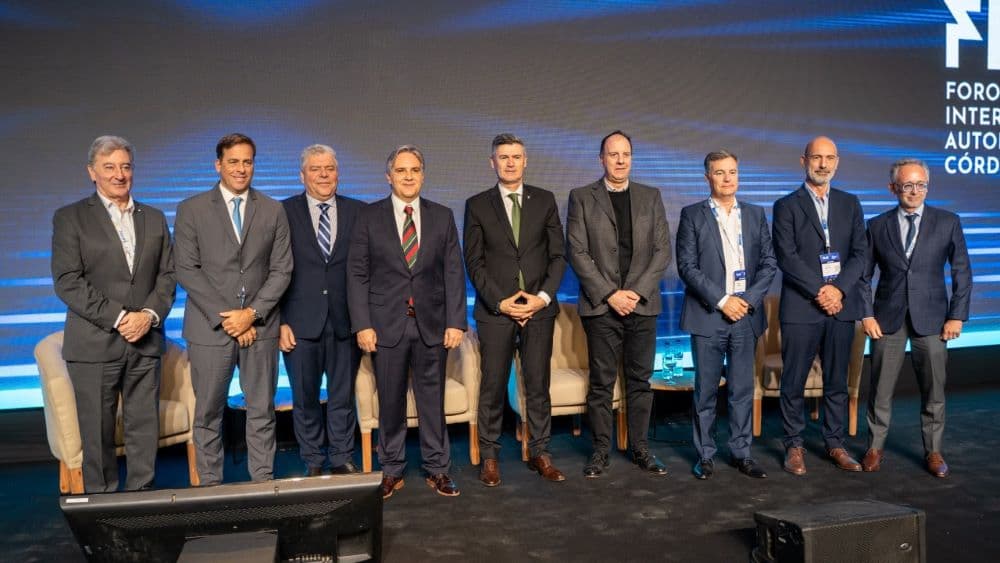 Renault acompaña el primer Foro de la Industria Automotriz de Córdoba