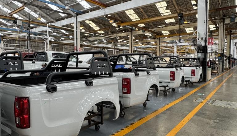 JAC México integra inteligencia artificial de Botmaker para mejorar la atención comercial y postventa