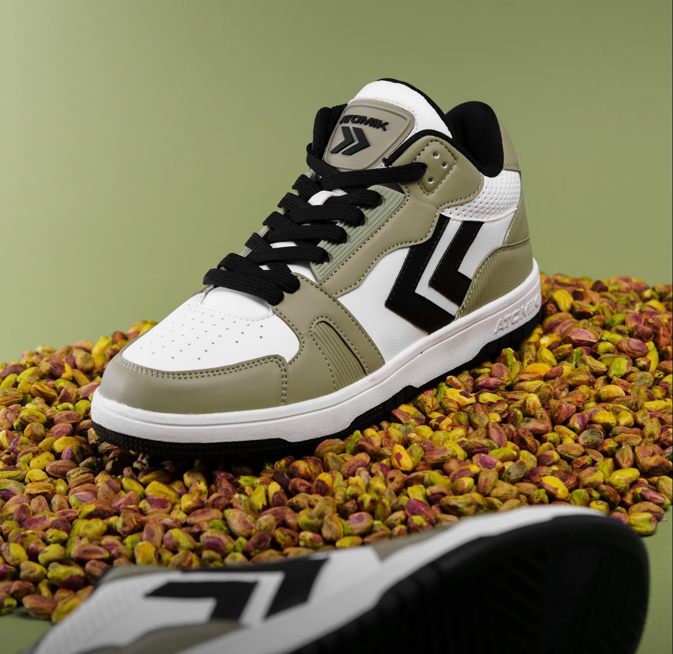 Atomik presenta la edición exclusiva SHADE MID Pistacchio Colorway en el mercado argentino