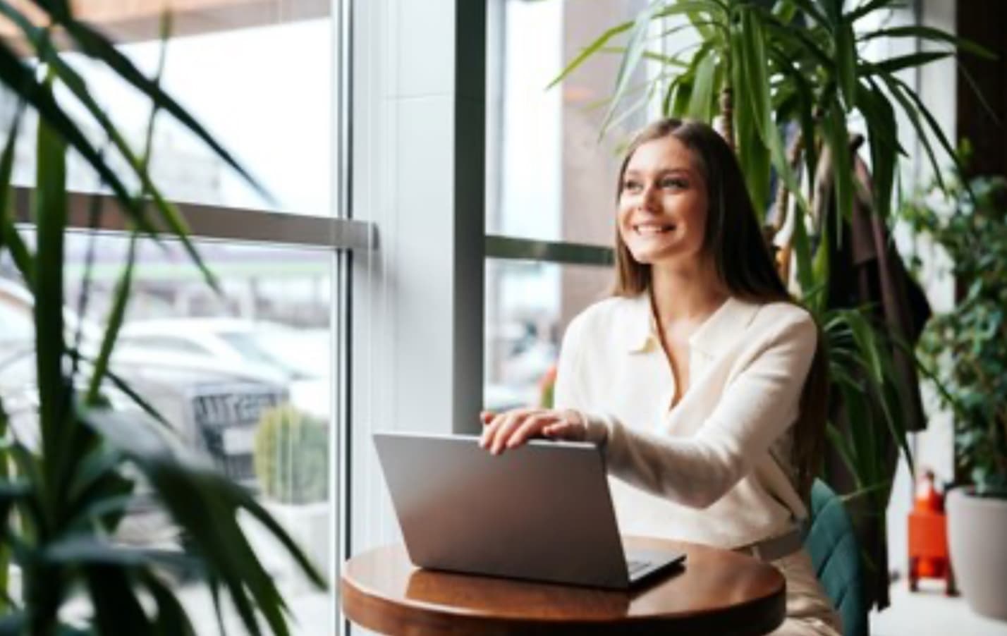 Holafly for Business amplía su red de clientes corporativos y refuerza su presencia internacional