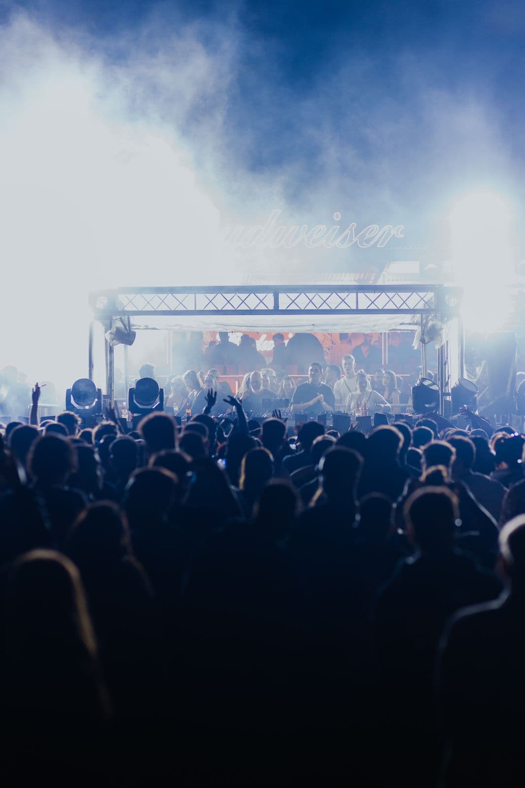 Bombo expande su plataforma de ticketing y red social de música electrónica a Chile y Perú