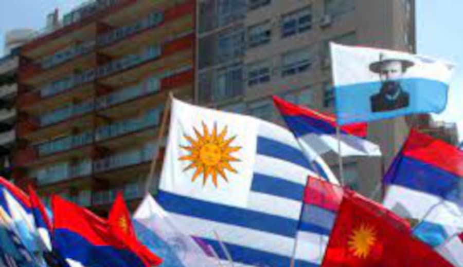 El dilema uruguayo: ¿La juventud vota a contramano de la derechización global?