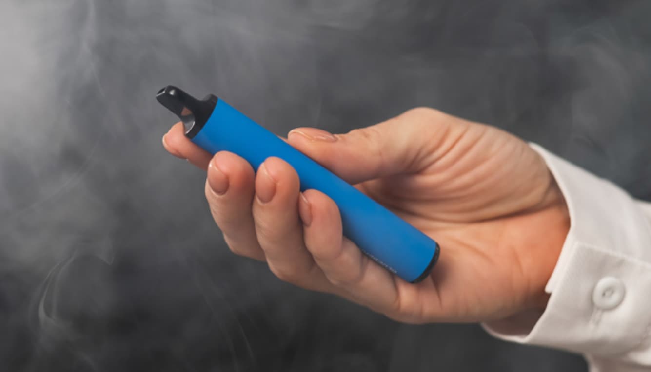 López Murphy propone pasar del veto al control del vapeo