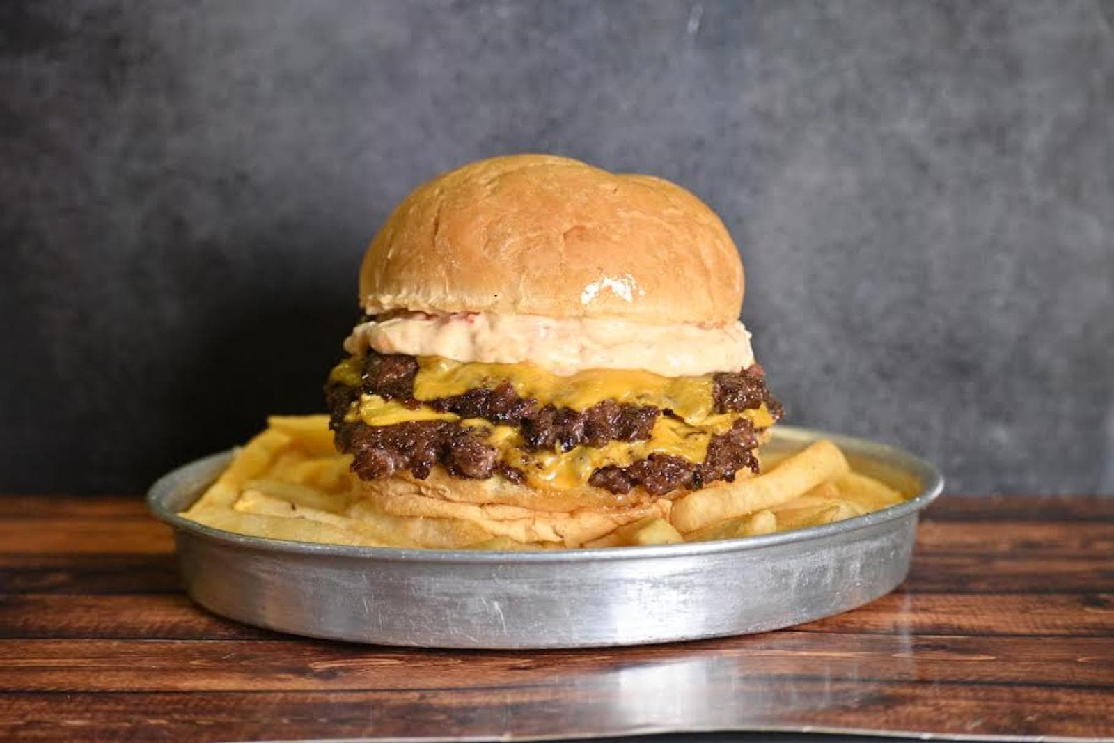 El Desembarco presenta hamburguesa picante edición limitada en el Día de la Comida Picante