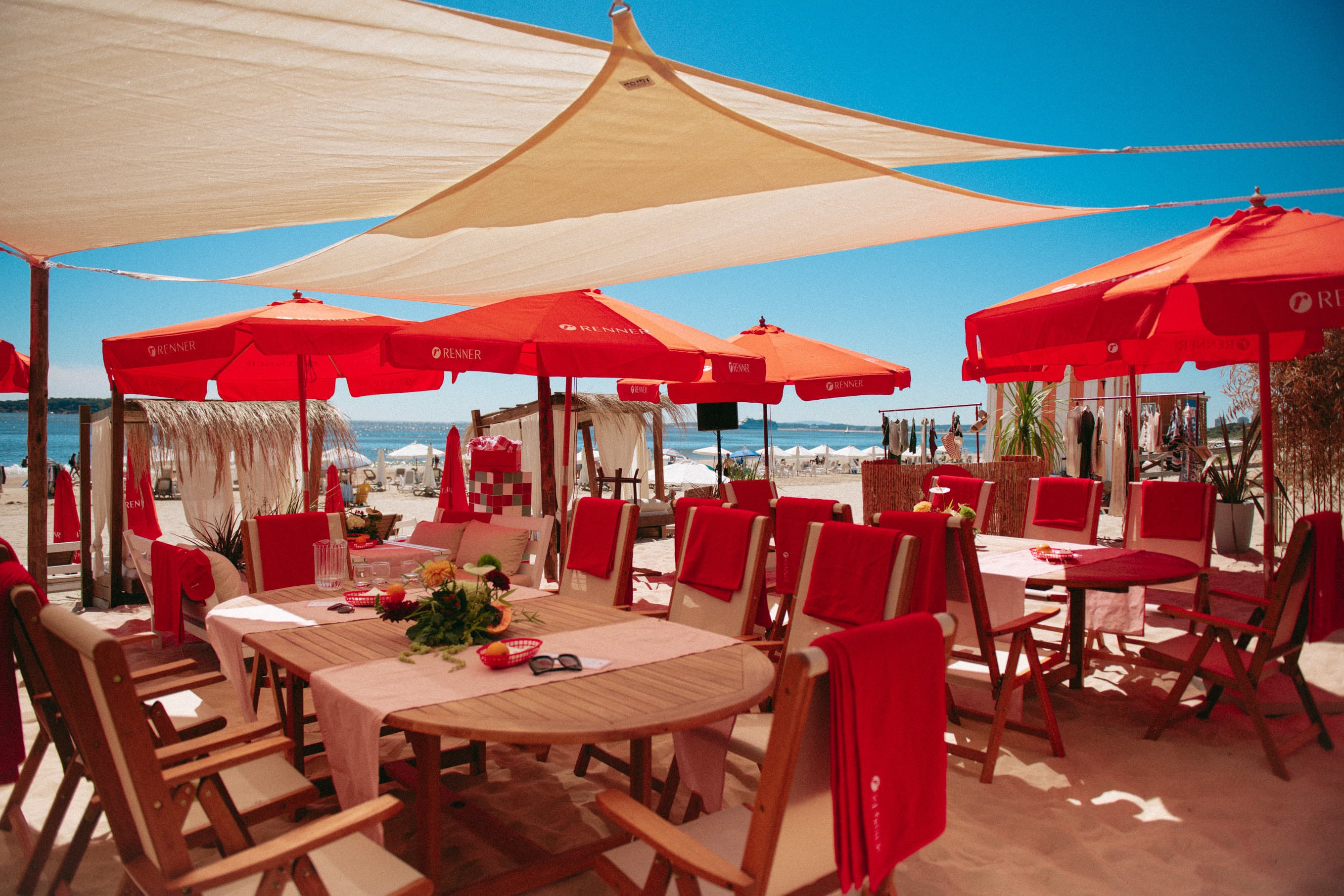 Renner extiende su propuesta de moda en Playa Mansa de Punta del Este hasta marzo de 2026