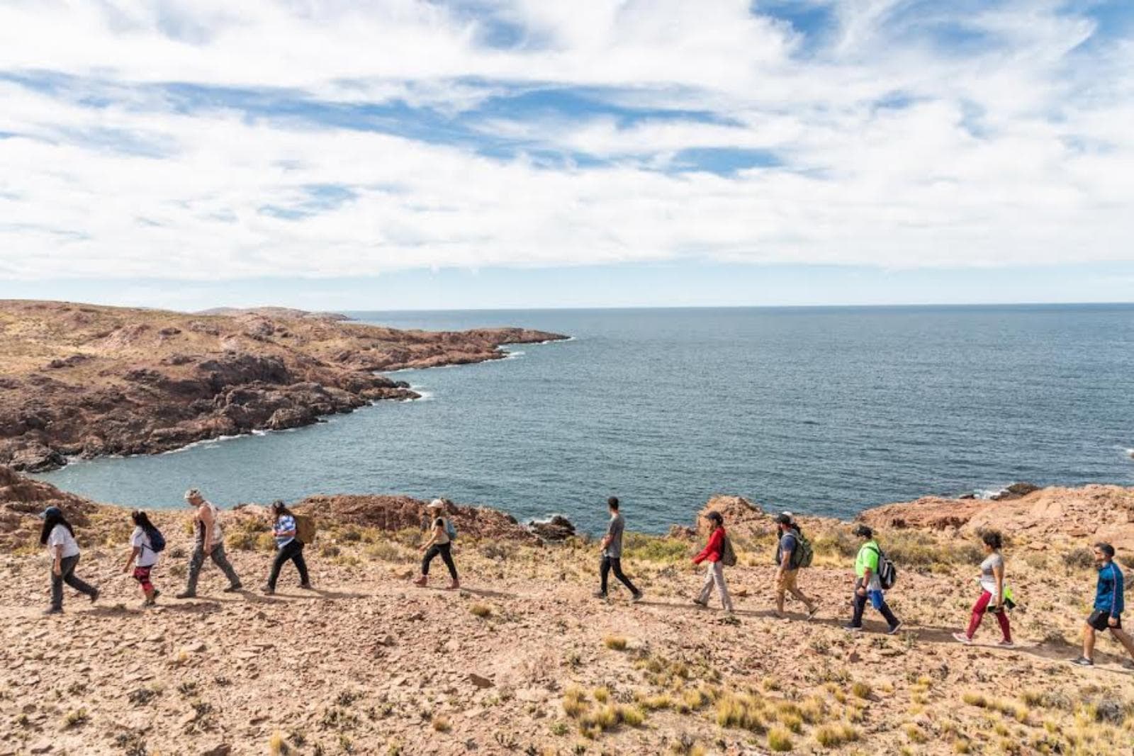 Parque Patagonia Azul organiza el 6º Encuentro de Senderismo Costero en Chubut