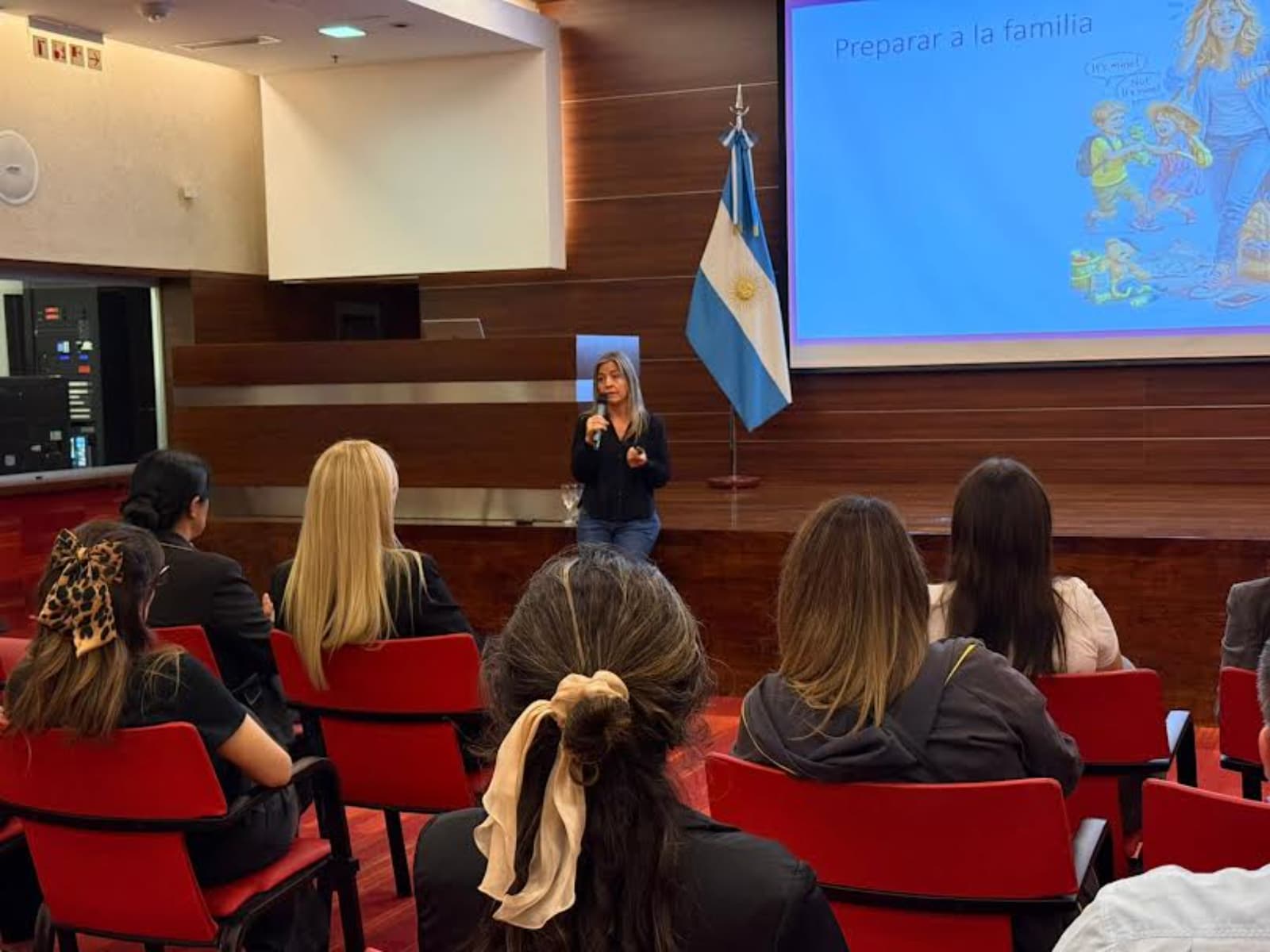 Aeropuertos Argentina capacitó sobre autismo a la comunidad aeroportuaria en Ezeiza