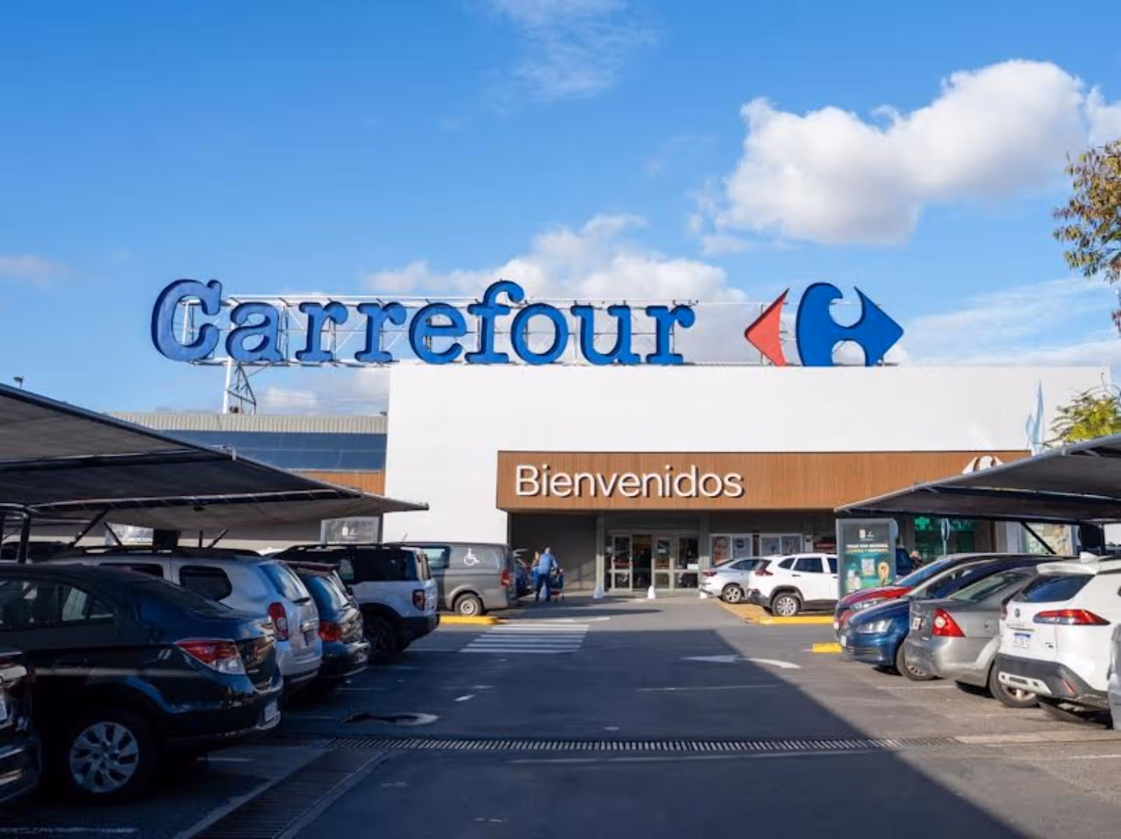 Carrefour Argentina suma un canal digital de seguros con respaldo de Meridional Seguros