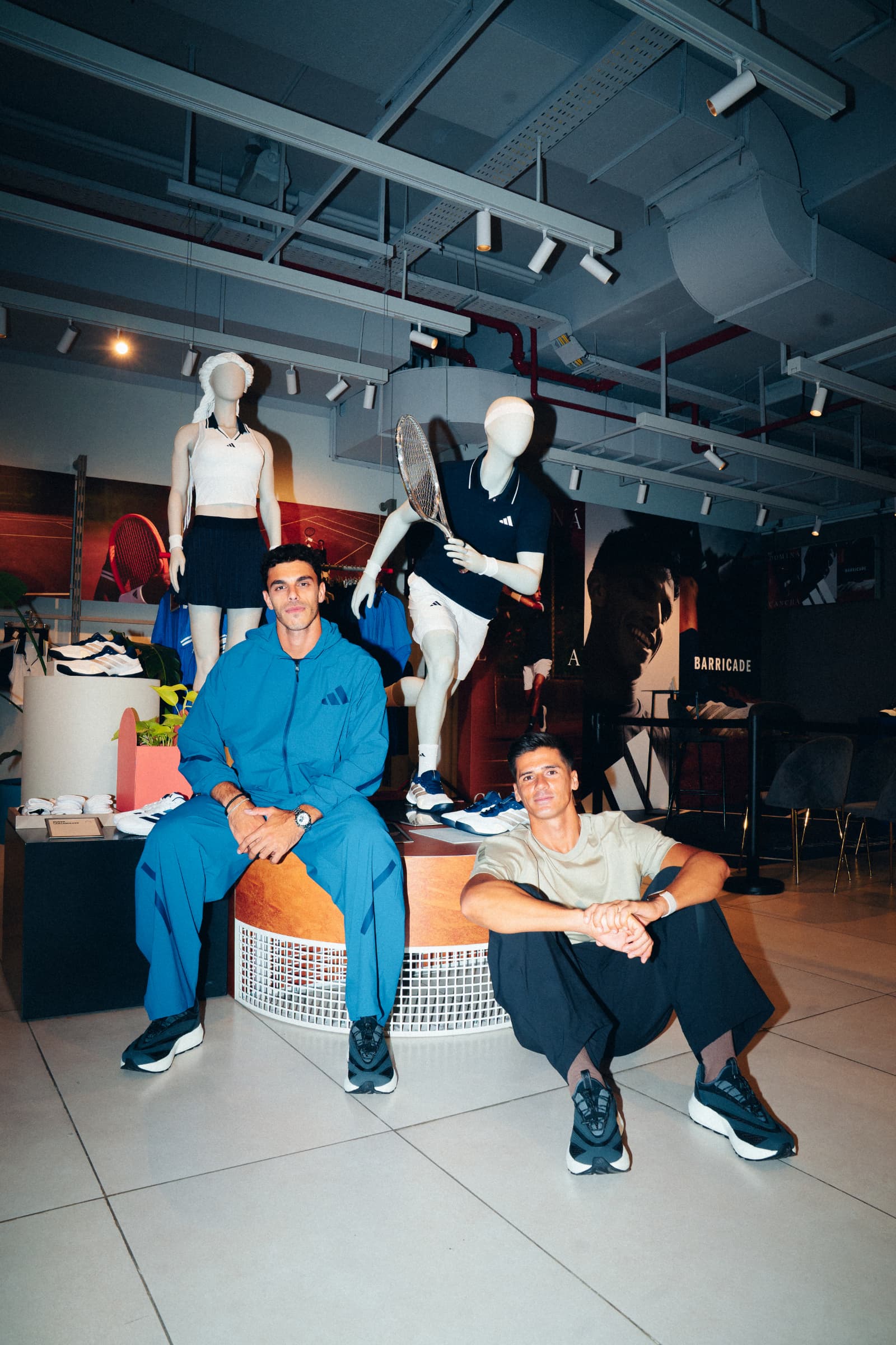 Francisco Cerúndolo presentó las nuevas Barricade en adidas Unicenter junto a Federico Coria