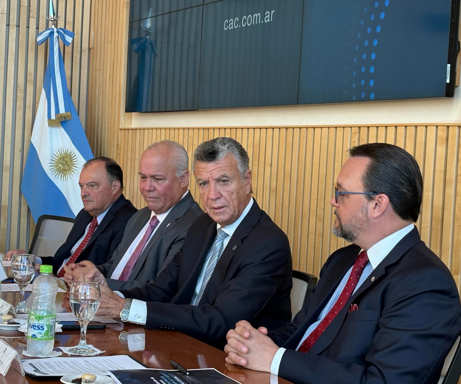 Grinman vinculó la reforma de la Ley de Glaciares con nuevas inversiones