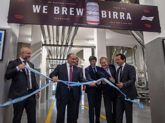 Quilmes comienza a elaborar Budweiser en Tucumán