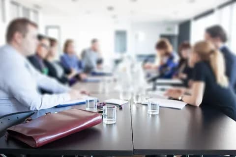 Rol de los accionistas, gerentes, y el consejo de administración