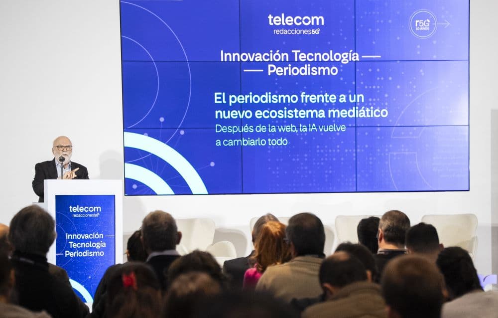 Telecom presentó a Rosental Alves en una jornada sobre periodismo y la IA en las noticias