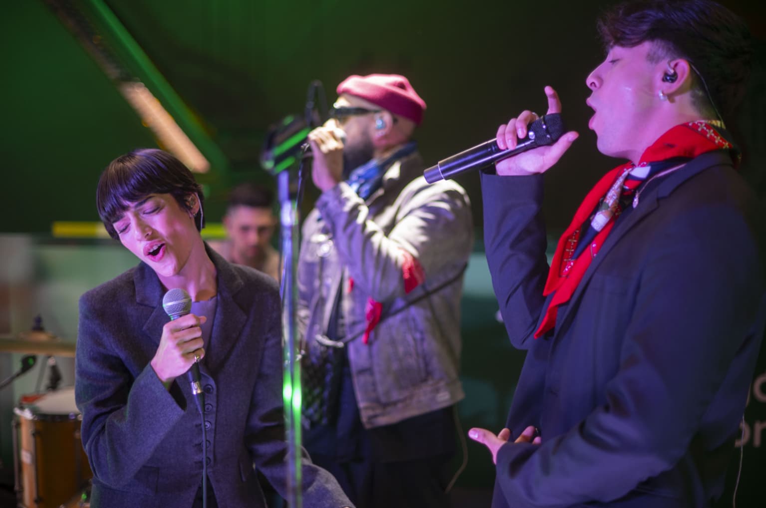 MODO lanza pagos NFC en el subte con show de Rusherking y Zoe Gotusso