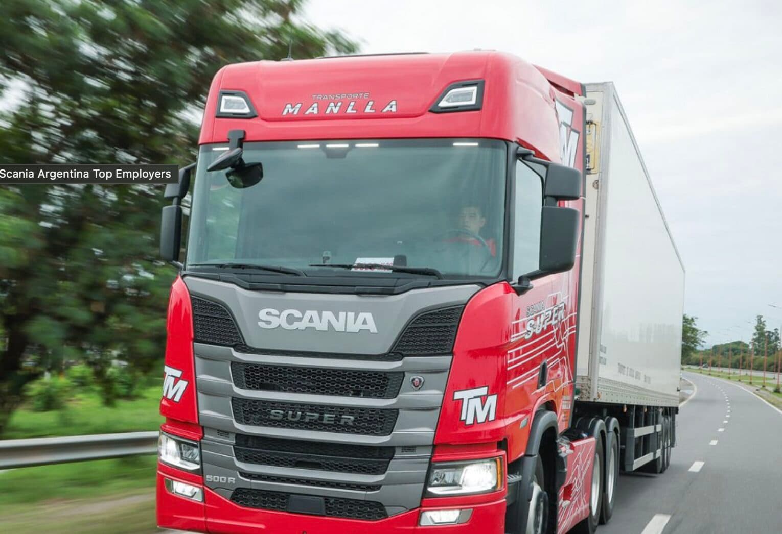 Manlla suma 10 Scania Super para optimizar su transporte