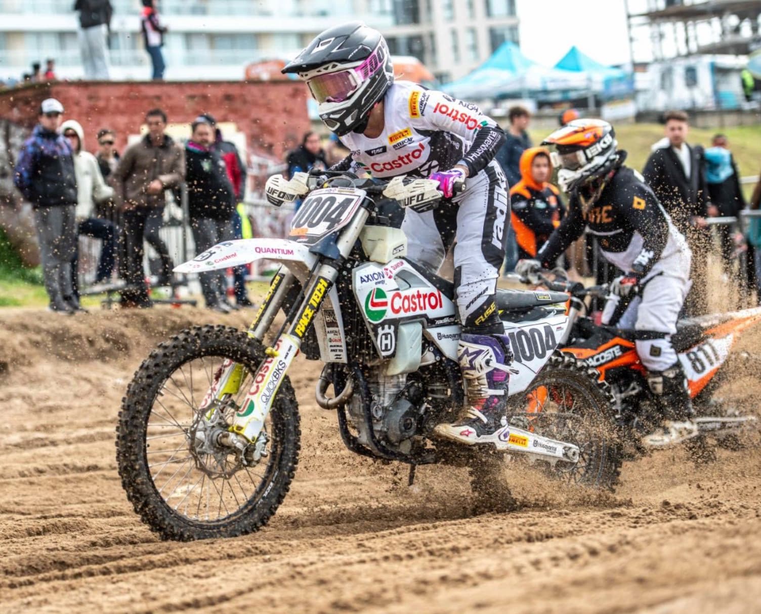 Team Castrol Axion Energy MX by Radikal logra el título en el Enduro de Invierno WMX 2025