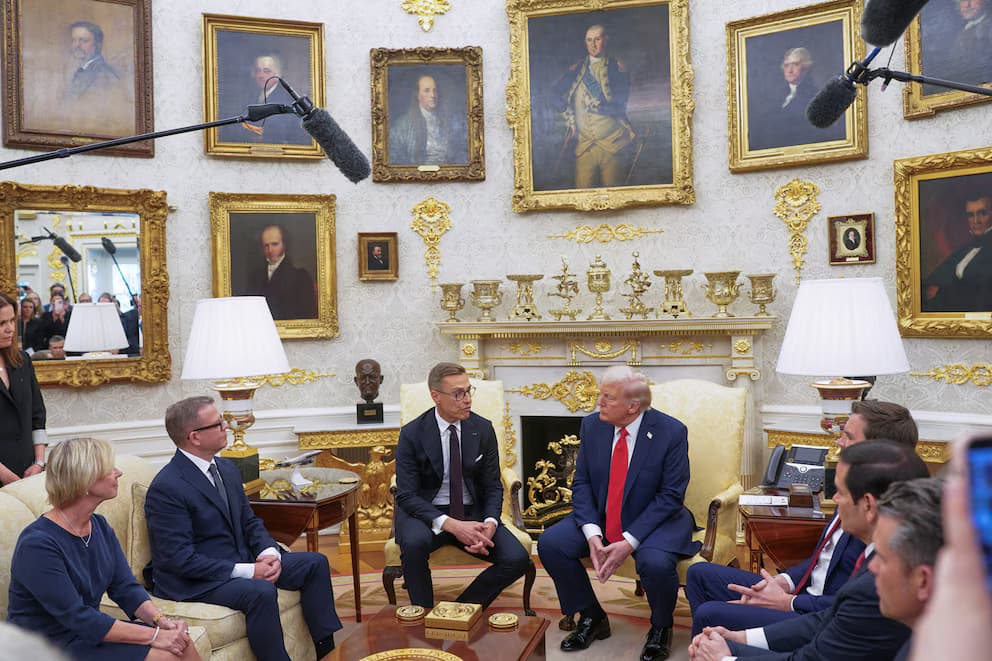 Estados Unidos y Finlandia acuerdan cooperación estratégica para modernizar rompehielos en el Ártico