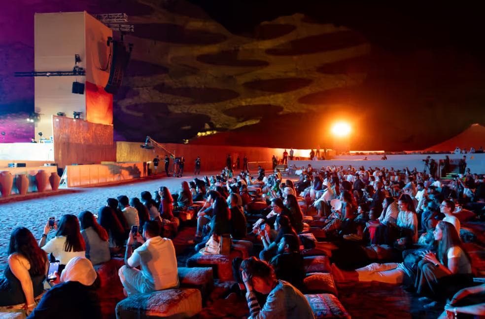 El Tanweer Festival 2025 convoca a 183 artistas de 23 países en el desierto de Mleiha