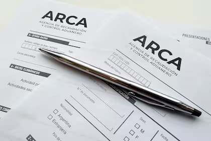 Cambios regulatorios para pymes argentinas: IVA Simple, fin de la Factura “M” y digitalización de retenciones