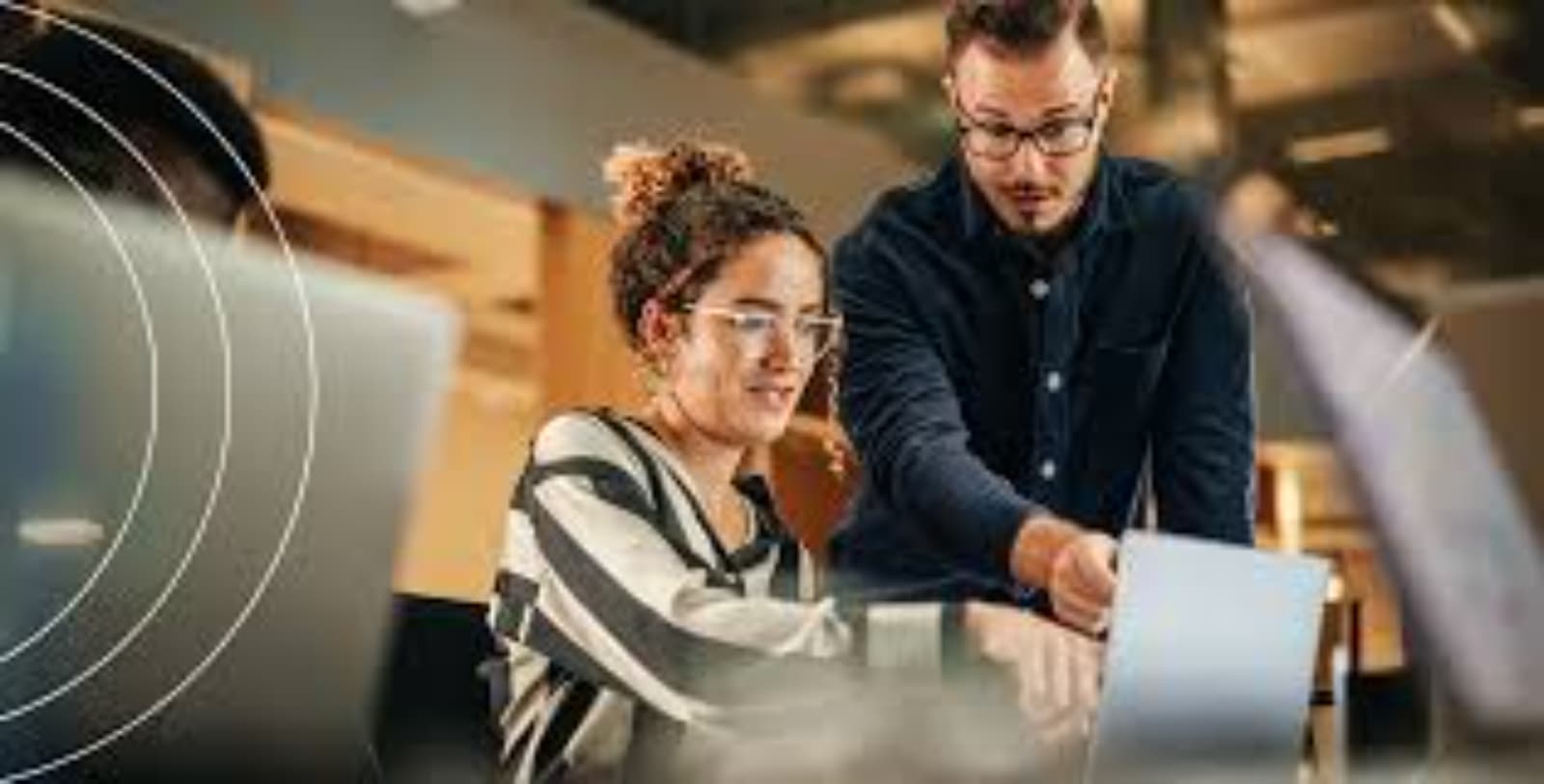 Pearson midió 80 millones de interacciones y vinculó IA con lectura activa universitaria