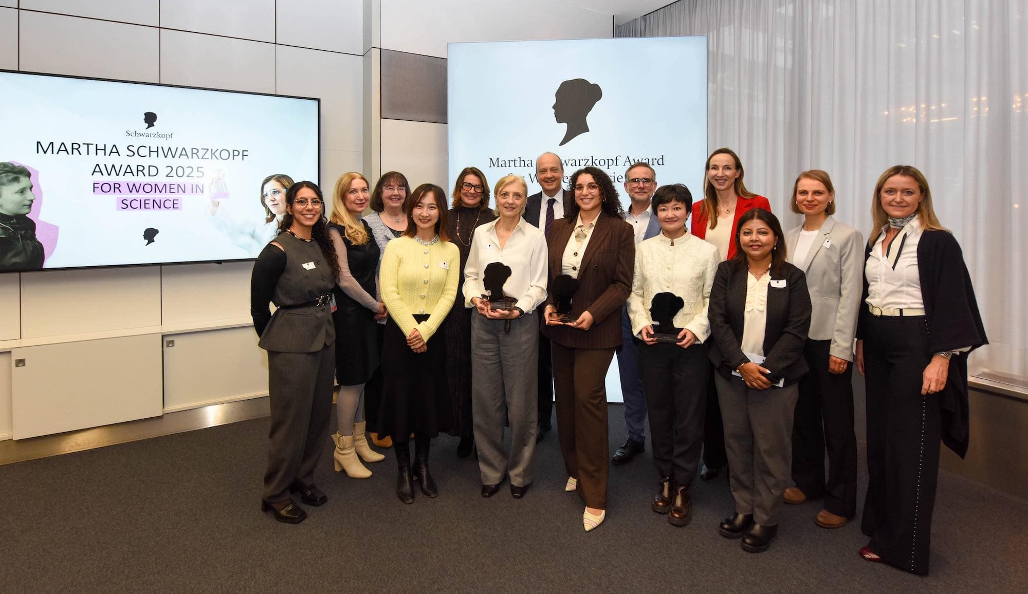 Henkel distinguió en Düsseldorf a tres científicas con el Premio Martha Schwarzkopf