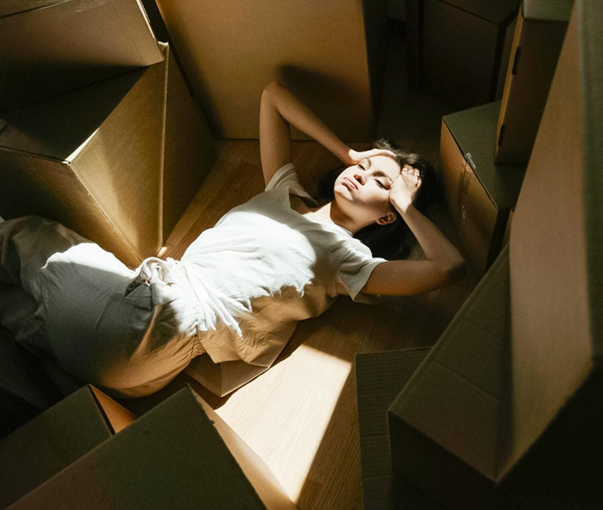 Leve mejora del índice de jóvenes que viven solos en 2024