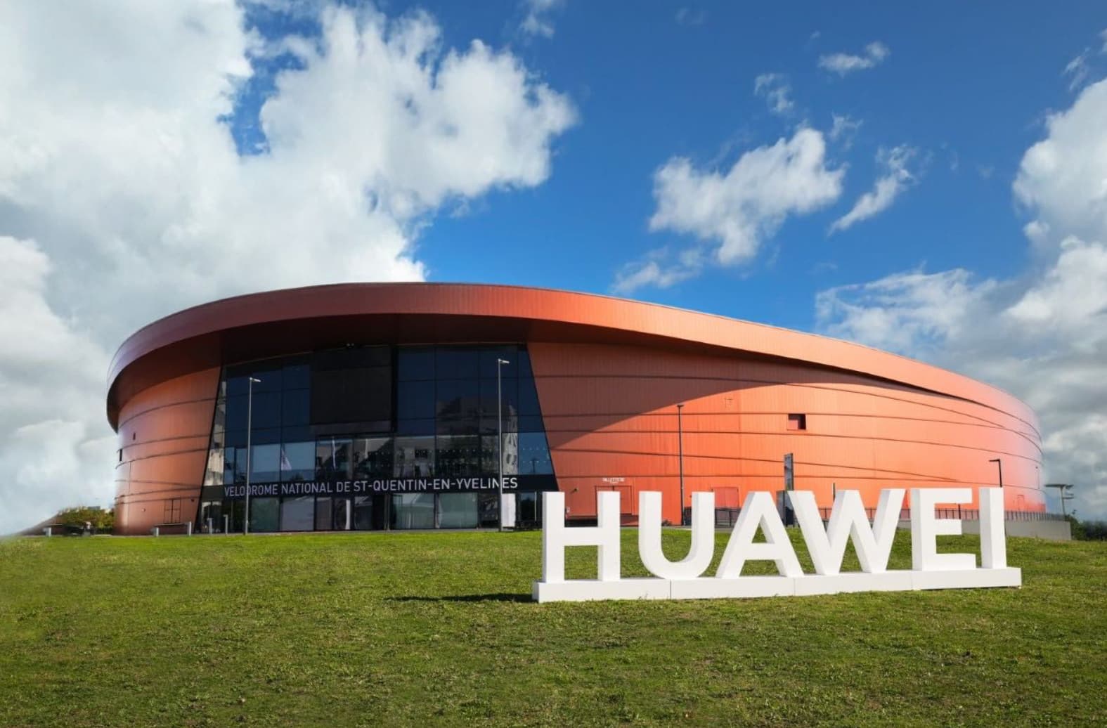 Huawei exhibe en París su nueva generación de dispositivos inteligentes y amplía su propuesta creativa