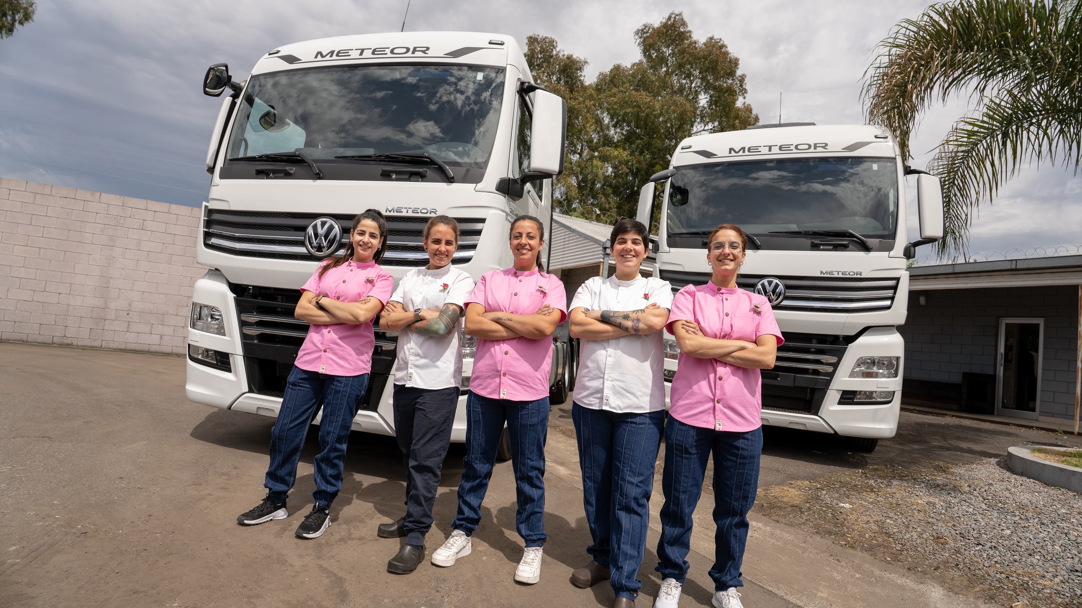 Volkswagen Camiones y Buses presenta campaña de concientización sobre cáncer de mama en Octubre Rosa