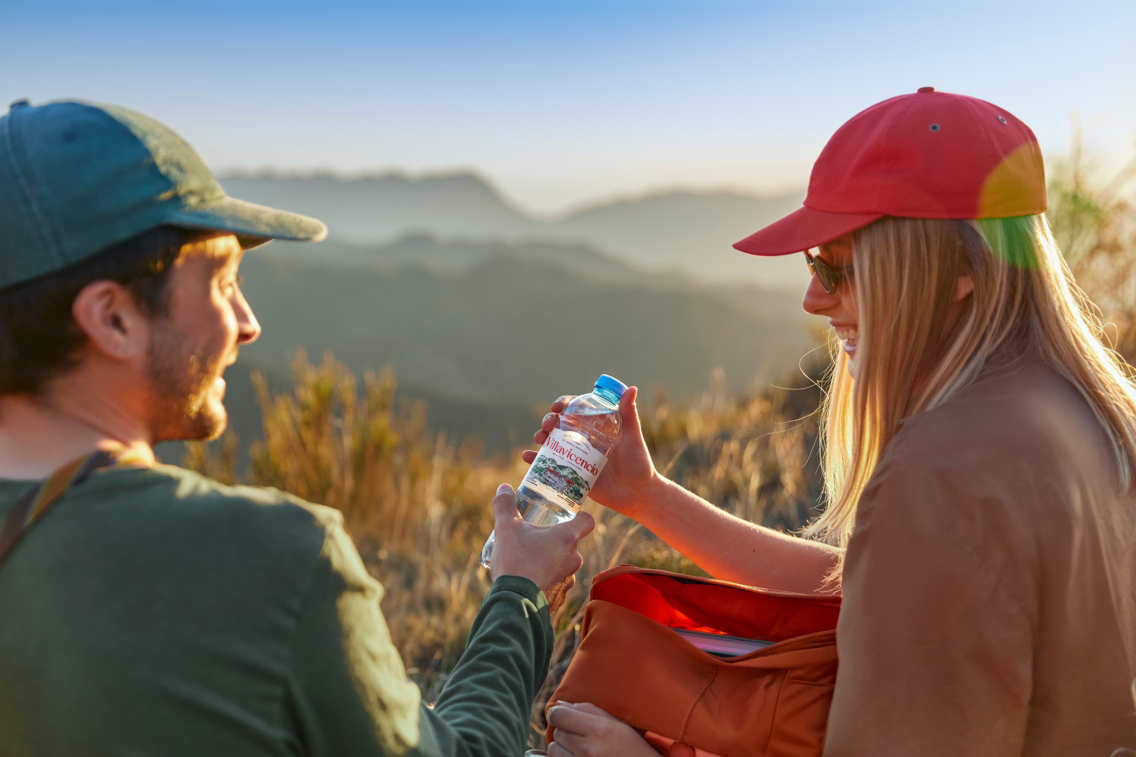 Villavicencio presenta campaña para promover la conexión entre hidratación y naturaleza en Argentina