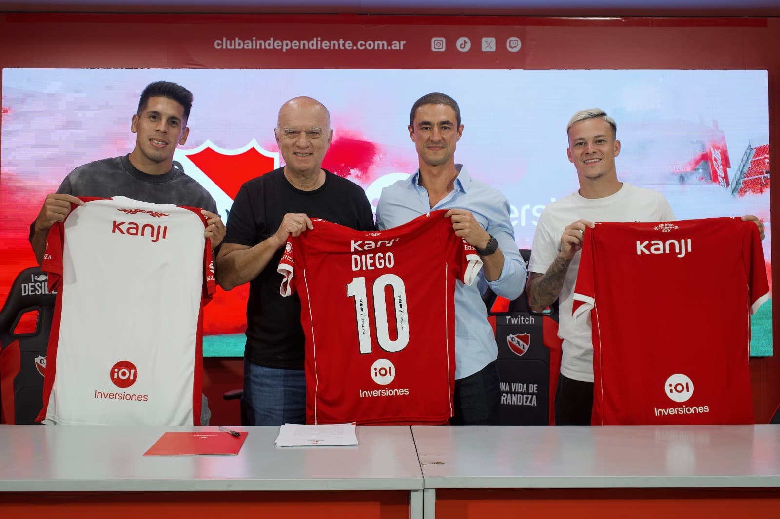IOL Inversiones acuerda sponsoreo con Club Atlético Independiente y suma presencia en su camiseta