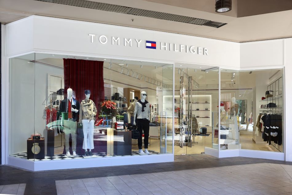 Palmas del Pilar suma a Tommy Hilfiger y potencia su propuesta de moda