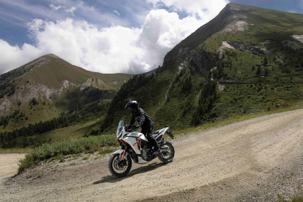 Moto Morini presentó en Argentina la X-CAPE 1200 y fijó un precio sugerido